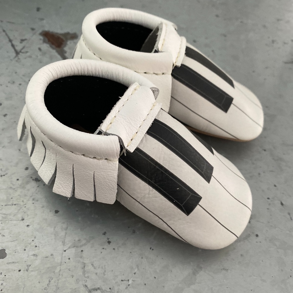 Freshly Picked Piano Moccs Size 4